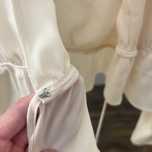 Aritzia Sunday Best Medium Chiffon Tie Front Top - Picture 9 of 10